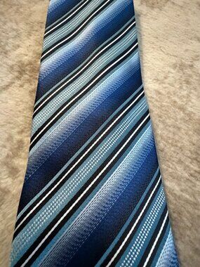 Chereskin Tie – Blue Ombré Diagonal Stripe, Black & White Accents – 4" Wide